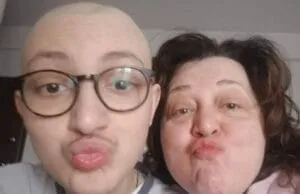 Eugenio e Giuseppina selfie con bacio