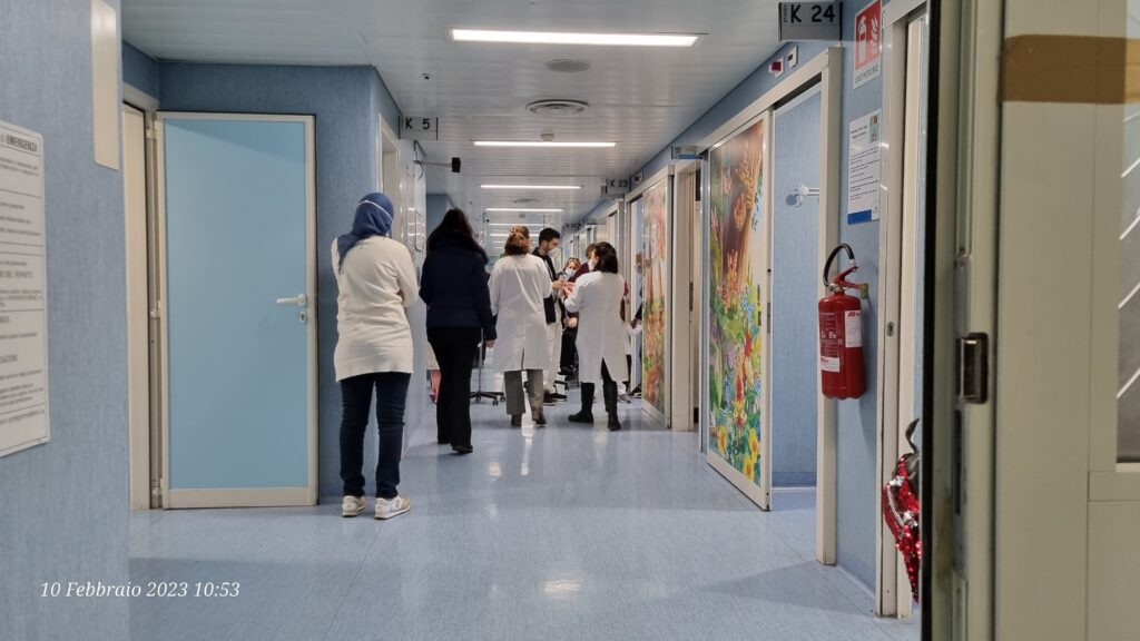 il dono,ospedale pediatrico bambino gesù,Fiorello,san pietro,emozioni,campane,Vatican News,Rosario Fiorello,ospedale pediatrico bambino gesù gianicolo,ospedale pediatrico bambino gesù roma,cannone del Gianicolo,Alessandro Gisotti,Benedetta Capelli,McDonald&#039;s Roma