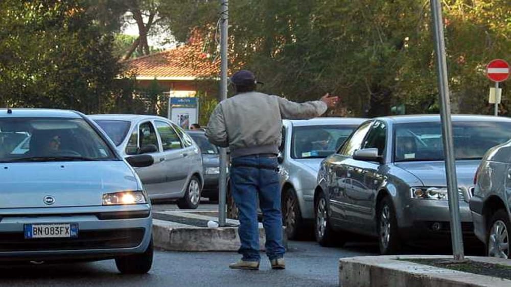 il parcheggiatore abusivo