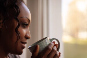 woman, drinking, coffee, donna di colore beve un caffè