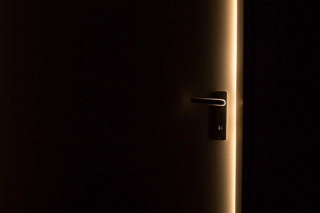 dark, door, door handle, porta stretta