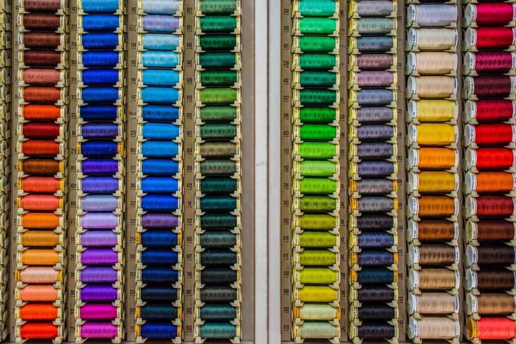 rows, threads, colors, tasselli colorati, cose a posto