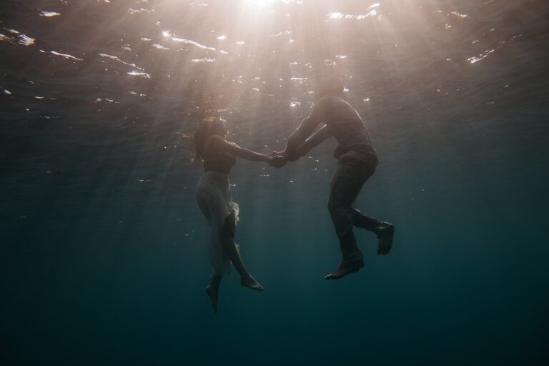 people, man, woman, sprofondare sott'acqua, andare sotto acqua