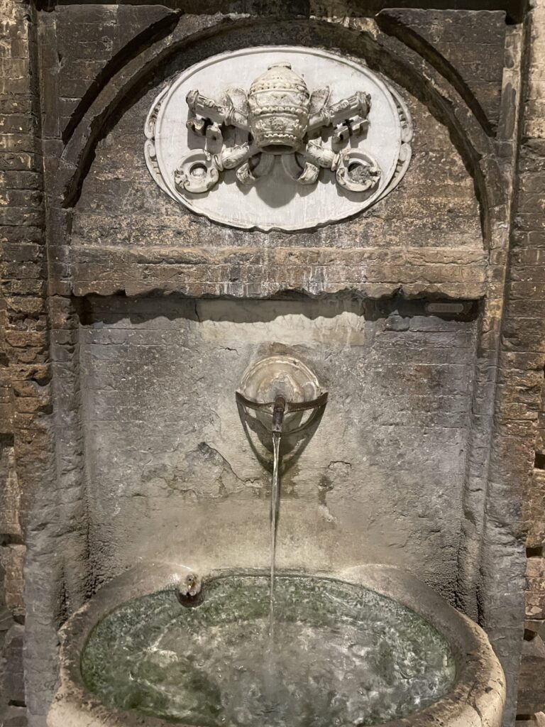 la fontana a Borgo Pio - Roma