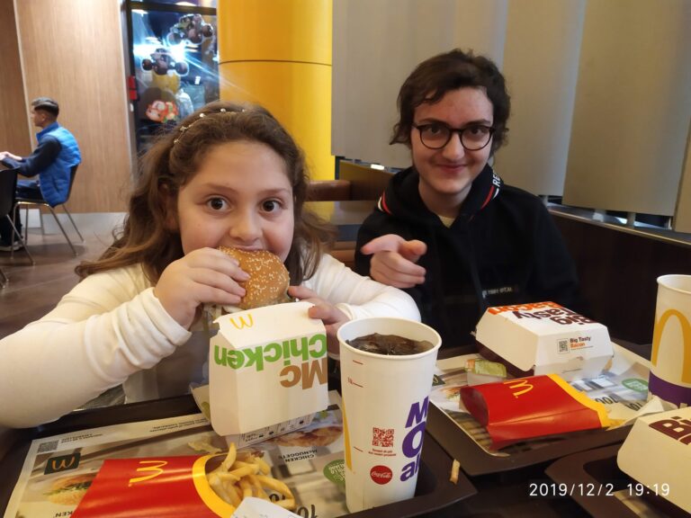 Eugenio e Francesca al McDonald's Roma Cinecittà