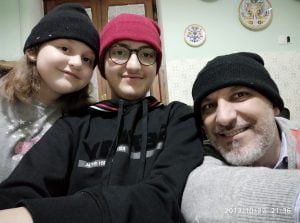 Francesca, Eugenio e Remigio con cappellino di lana